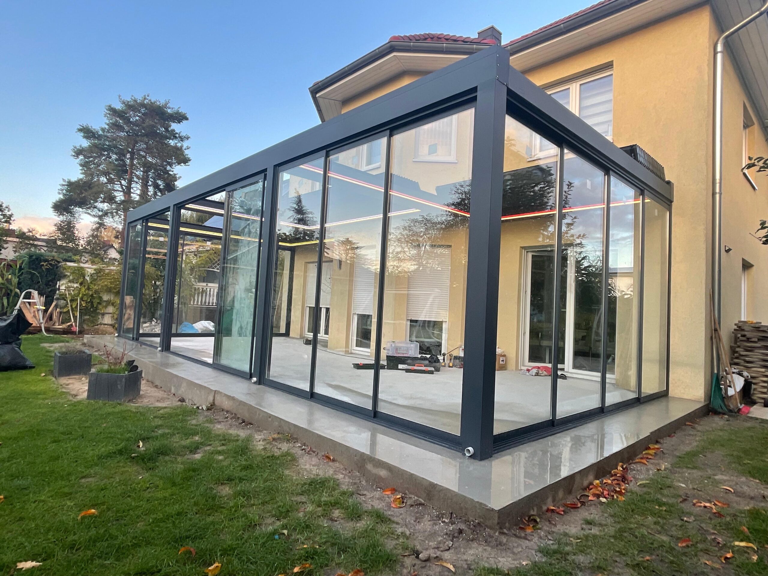 Innenansicht Wohnwintergarten mit Schüco Profilen
